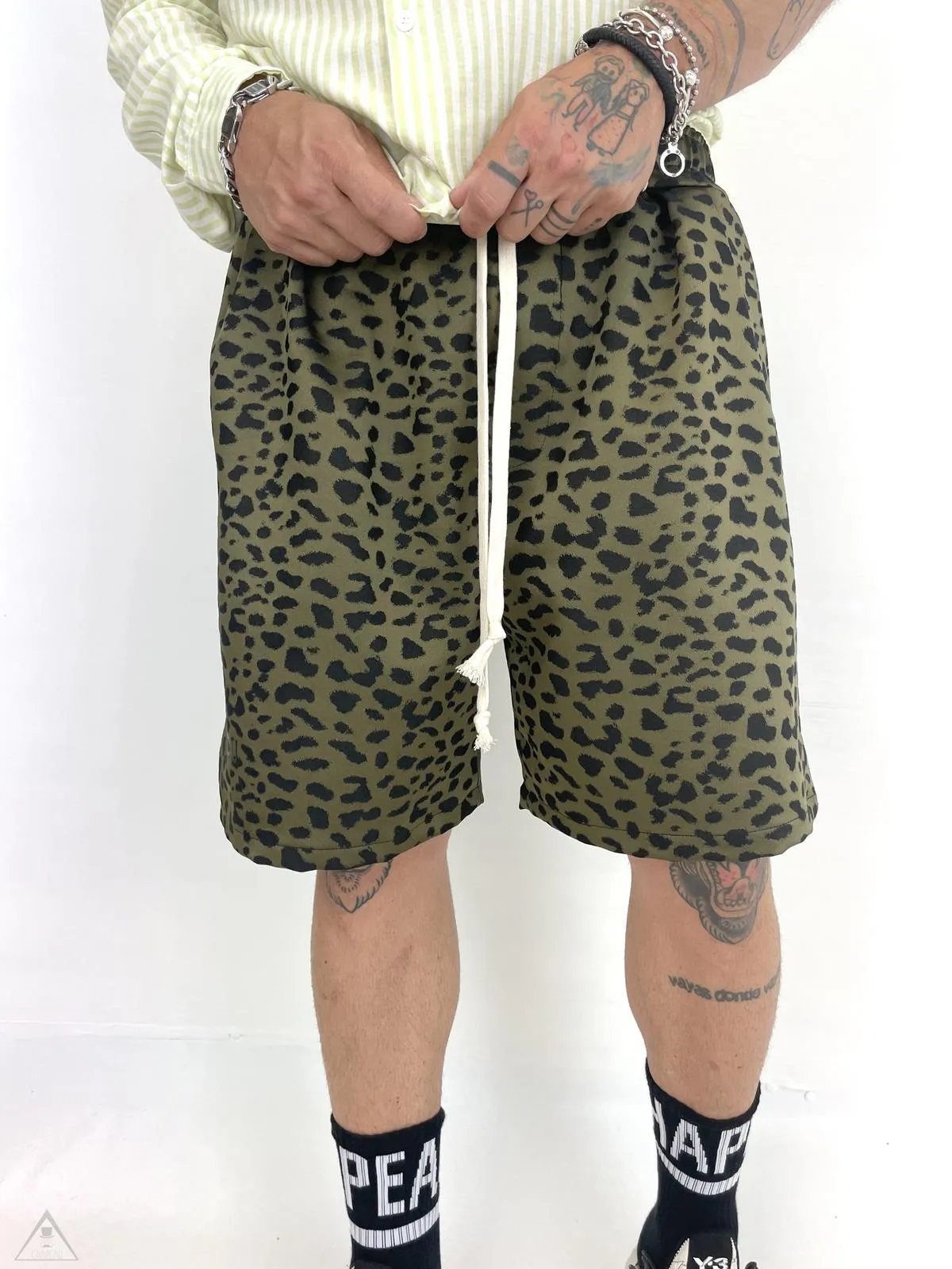 Shorts Animal instinct